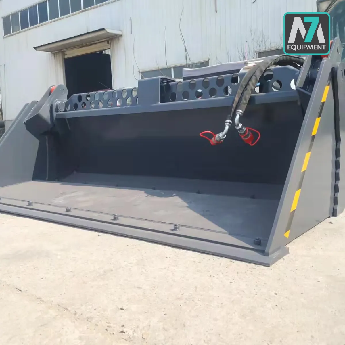 Utilitough MP 4IN1 BUCKET CMP 66 - Image 2