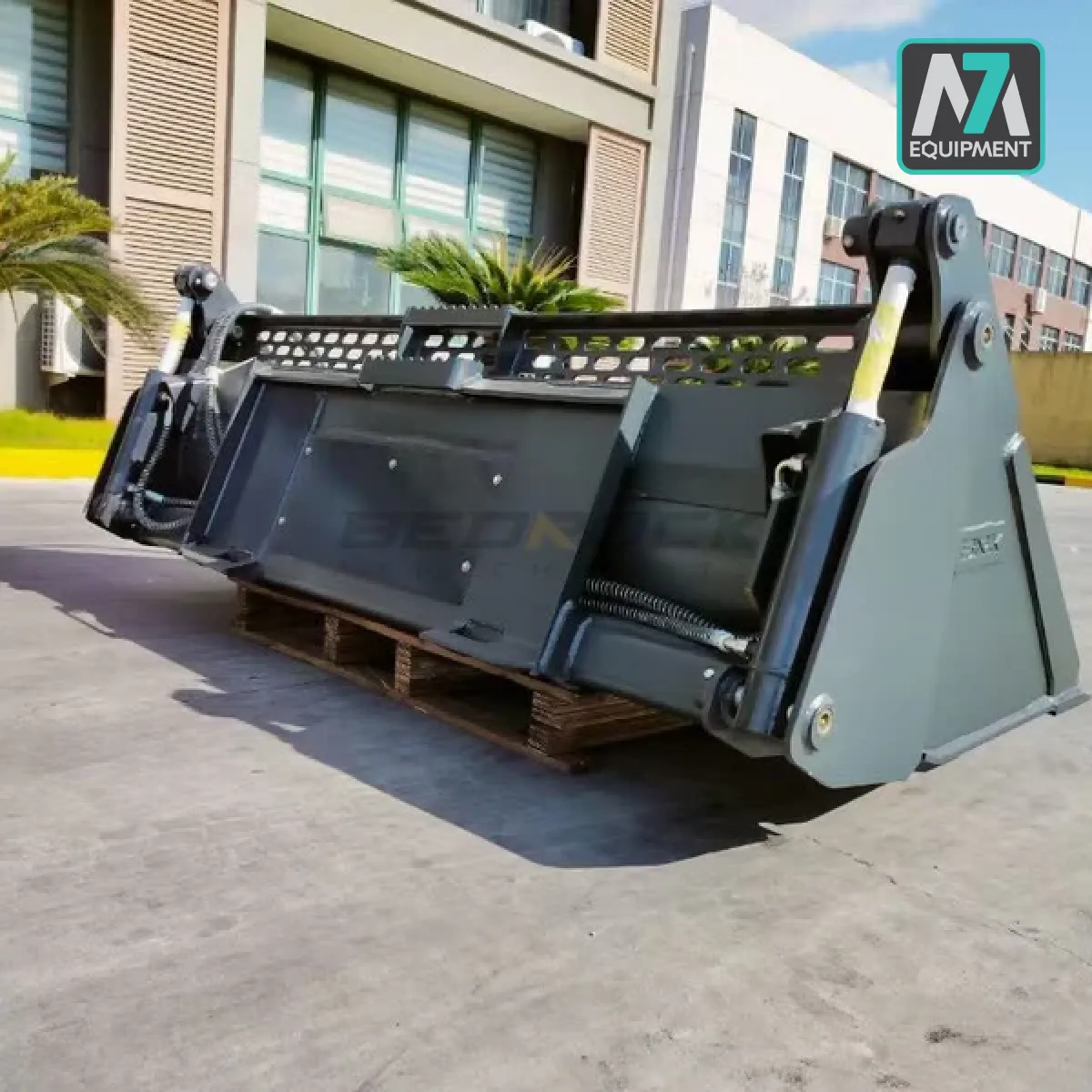 Utilitough MP 4IN1 BUCKET XD 78 WO TEE - Image 2