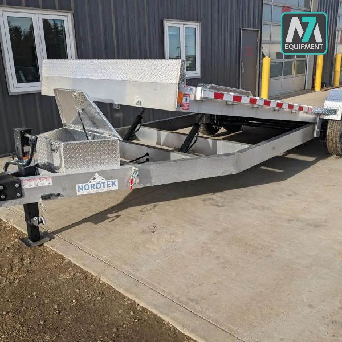 Utilitough TRAILER INDUSTRIAL TILT 82X24 - Image 2